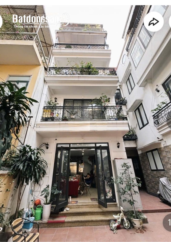 Cho thuê nhà Đường Trần Quốc Toản, Phường Cửa Nam (Q Hoàn Kiếm cũ), TP Hà Nội