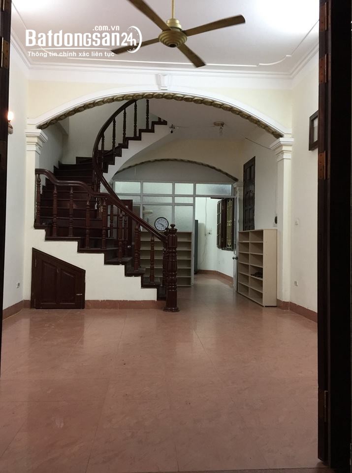 Cho thuê nhà Đường Lạc Long Quân, Phường Tây Hồ (Q Tây Hồ cũ), Hà Nội