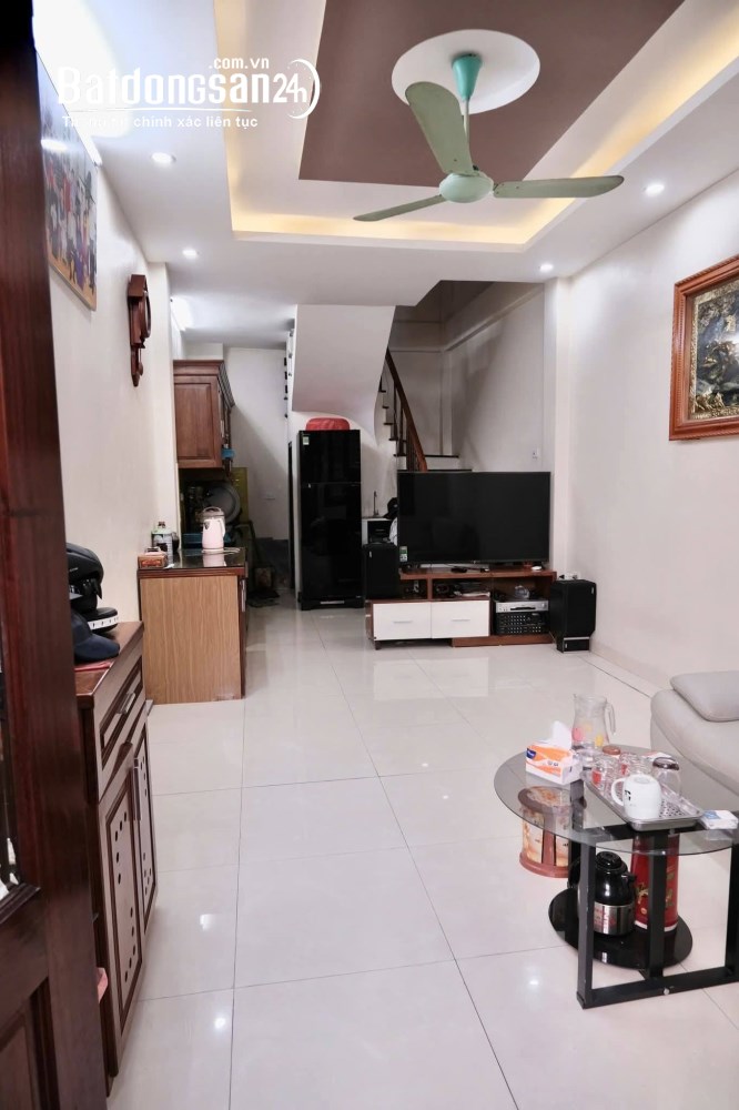Nhà Dân Xây Giá rẻ Phố Bà Triệu Hà Đông Ô tô qua cửa dt 38m 5 tầng hơn 7 tỷ 
