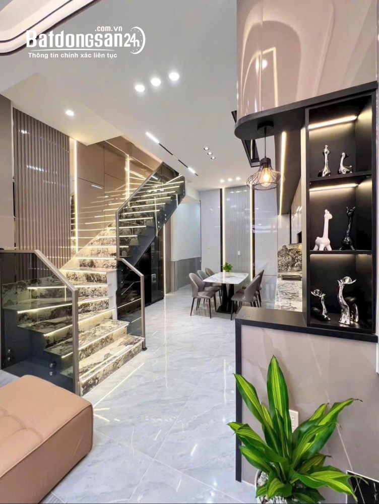 🏡 **NHÀ 2 LẦU – HẺM 8M RỘNG RÃI, NGANG 5M HIẾM CÓ, GIÁ 7.5 TỶ!** 🏡