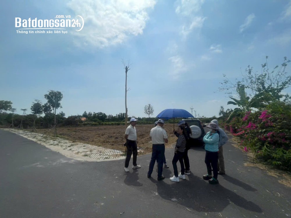  Giá cực e cho vị trí đất ven biển Hồ Tràm  