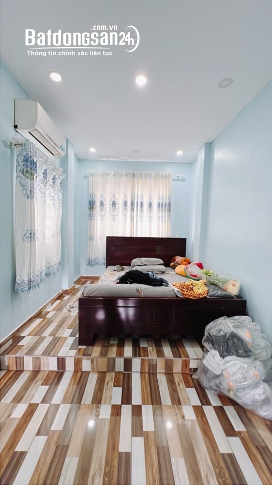 Bán nhà Phường Xóm Chiếu (Quận 4 cũ), Hồ Chí Minh