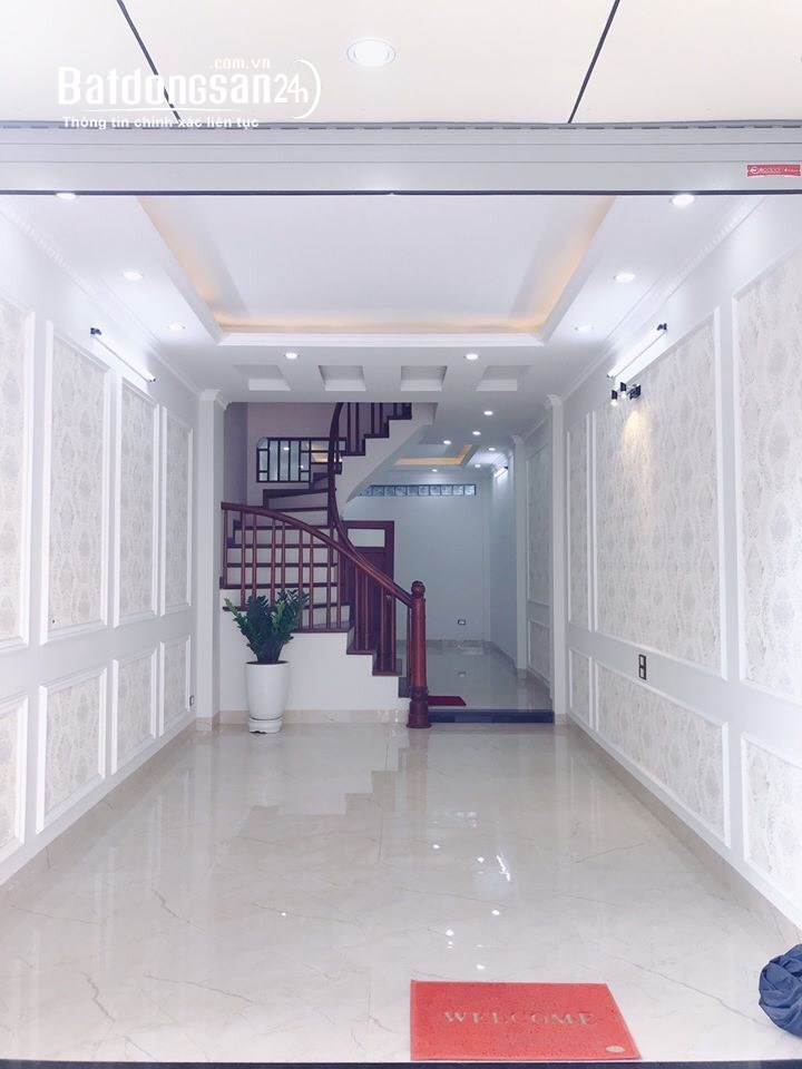 Nhà Đại Mỗ,Tây Mỗ,Hữu Hưng 39m2x3T hiện đại,oto đỗ rất gần,có sân rộng để xe 6,15 tỷ