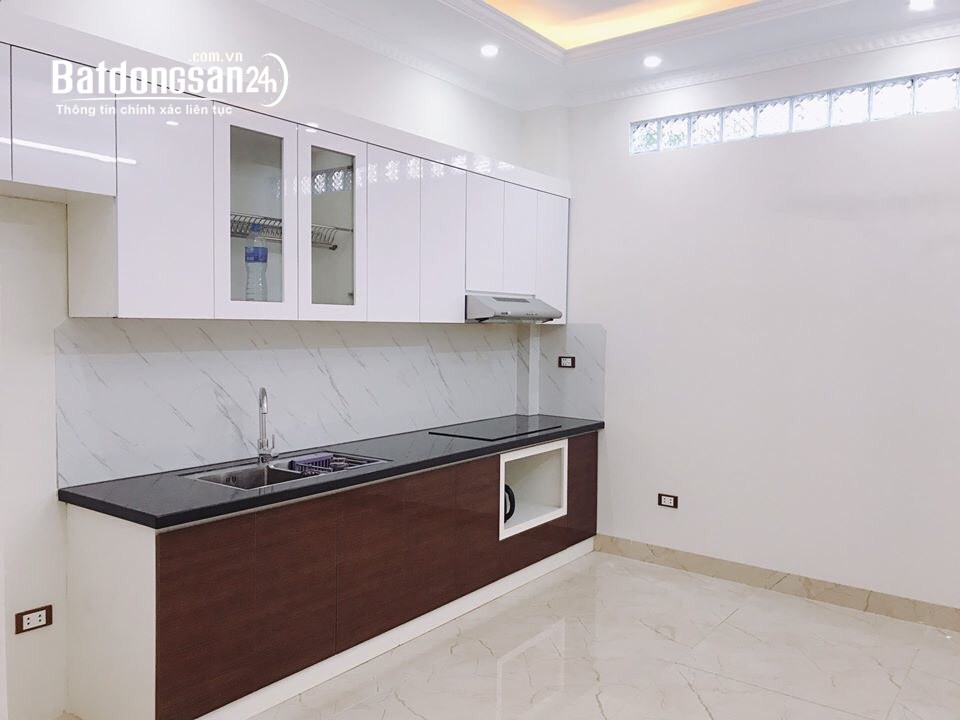 Nhà Đại Mỗ,Tây Mỗ,Hữu Hưng 39m2x3T hiện đại,oto đỗ rất gần,có sân rộng để xe 6,15 tỷ