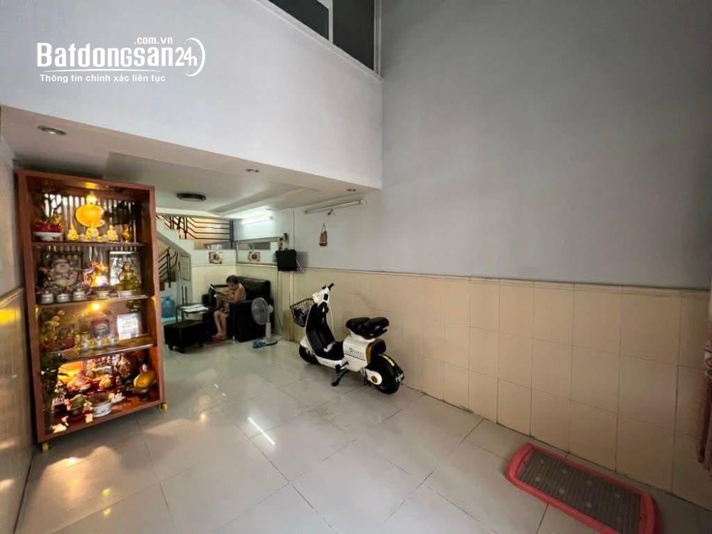 NHÀ 3 TẦNG - HẺM XEĐường Hưng Phú, Phường Chánh Hưng (Quận 8 cũ), Hồ Chí Minh