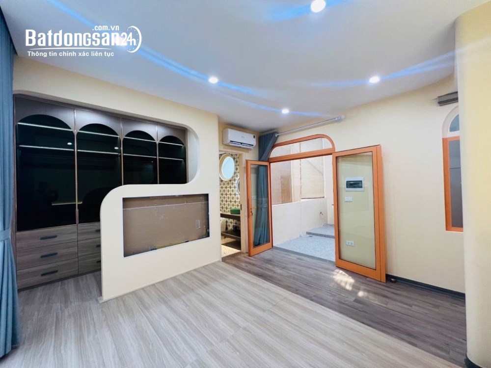 PHAN PHÙ TIÊN – SÂN RIÊNG RỘNG – NHÀ 3 TẦNG – 50M2 – CHỈ NHÌNH 11 TỶ.