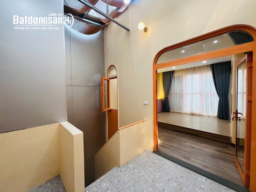 PHAN PHÙ TIÊN – SÂN RIÊNG RỘNG – NHÀ 3 TẦNG – 50M2 – CHỈ NHÌNH 11 TỶ.