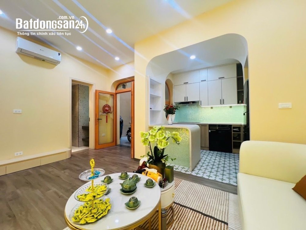 BÁN NHÀ TRUNG TÂM CÁT LINH – 50M² – SÂN CỔNG RIÊNG – NGÕ NÔNG – NỘI THẤT ĐẸP