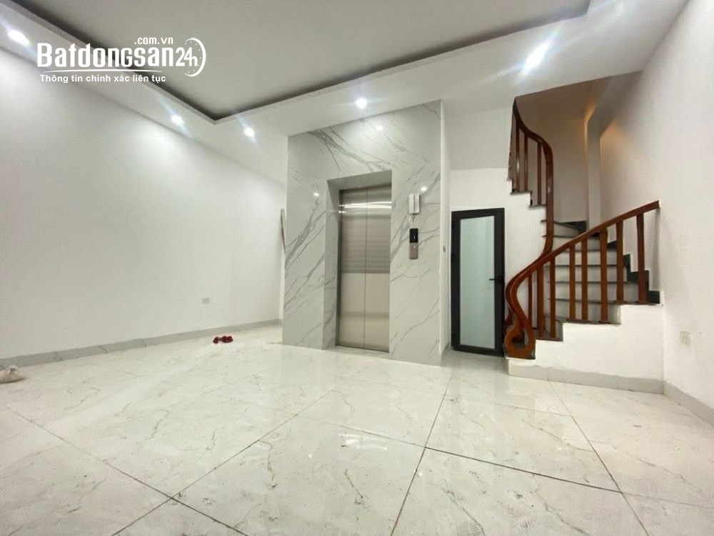 NHÀ GẦN PHỐ TRẦN QUANG DIỆU 6 TẦNG THANG MÁY XÂY MỚI_33m2_GẦN Ô TÔ_2 THOÁNG, 10.x tỷ