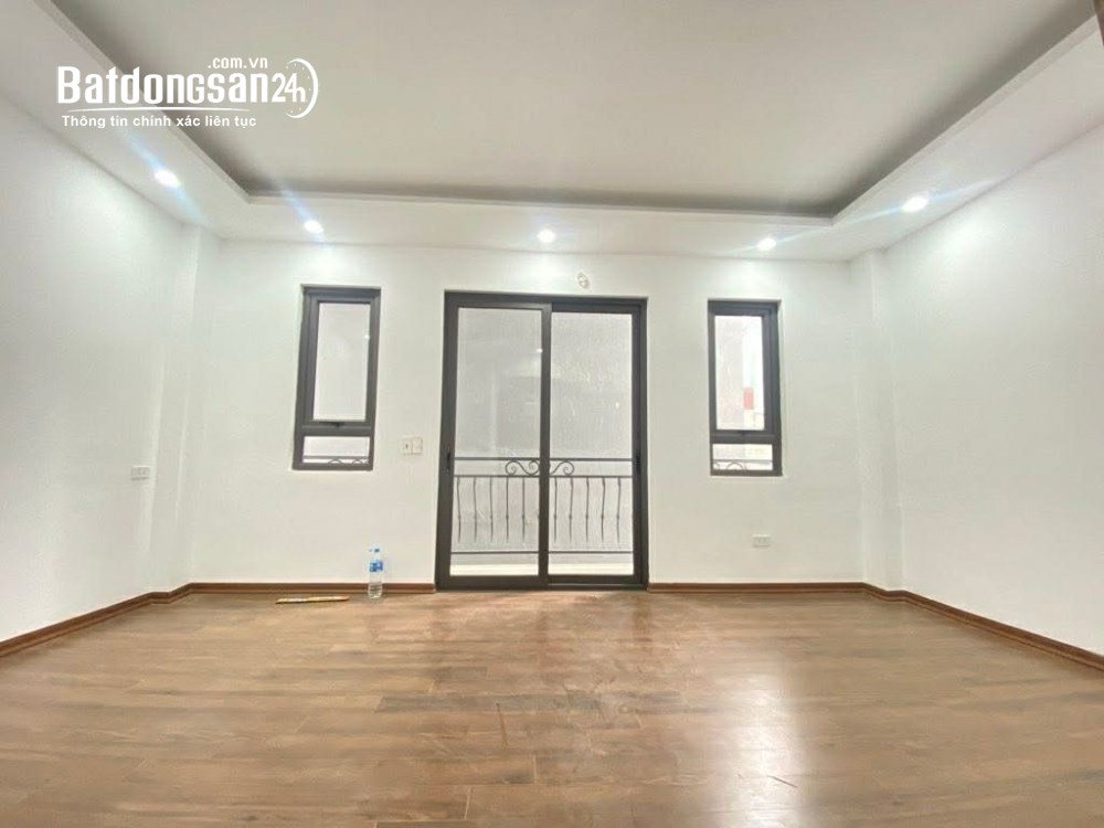 NHÀ GẦN PHỐ TRẦN QUANG DIỆU 6 TẦNG THANG MÁY XÂY MỚI_33m2_GẦN Ô TÔ_2 THOÁNG, 10.x tỷ