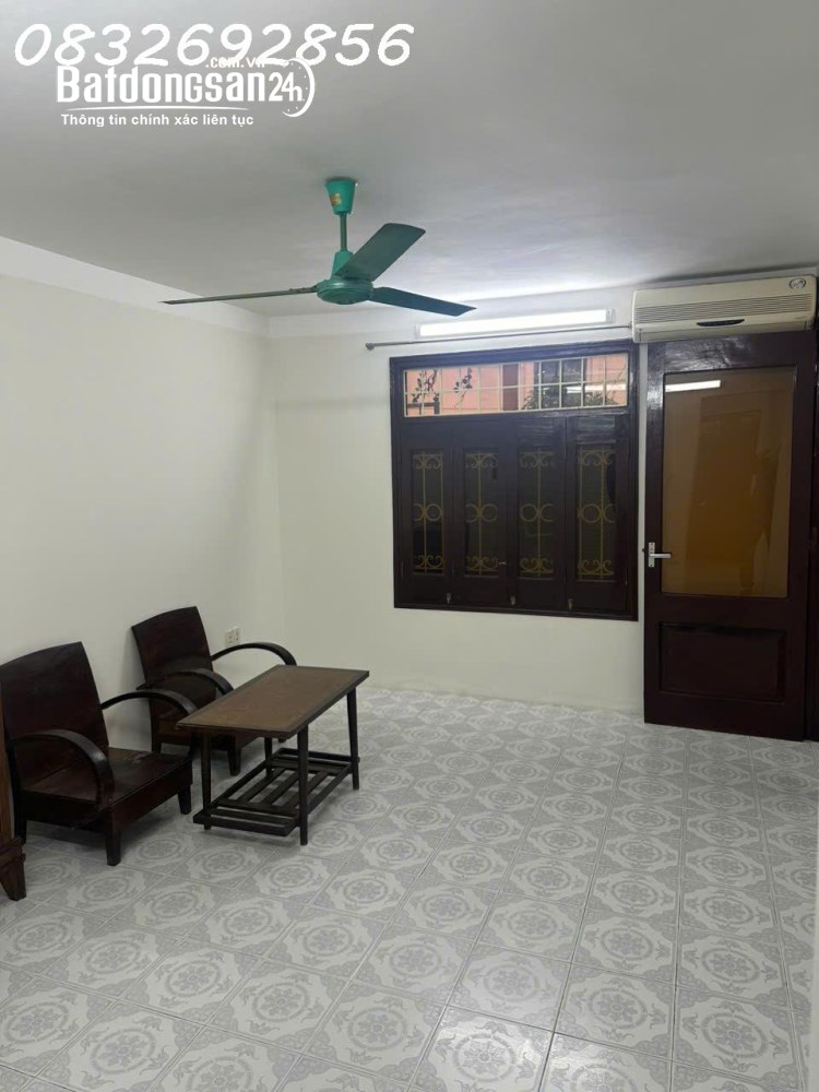 Cho thuê nhà tầng 3-D3 nhà lắp ghép P. Giảng Võ, Hà Nội, DT 51m2, 3 phòng, khu bếp