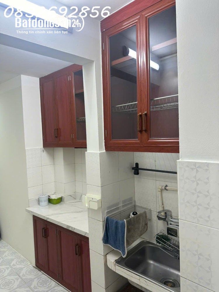 Cho thuê nhà tầng 3-D3 nhà lắp ghép P. Giảng Võ, Hà Nội, DT 51m2, 3 phòng, khu bếp