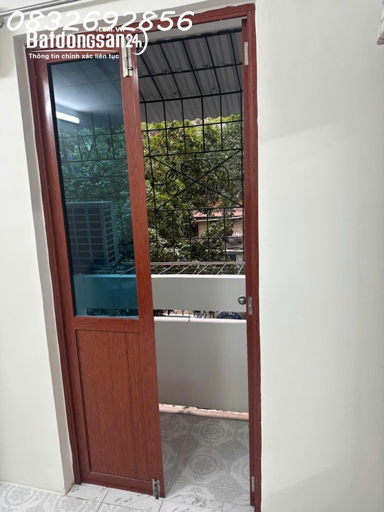 Cho thuê nhà tầng 3-D3 nhà lắp ghép P. Giảng Võ, Hà Nội, DT 51m2, 3 phòng, khu bếp