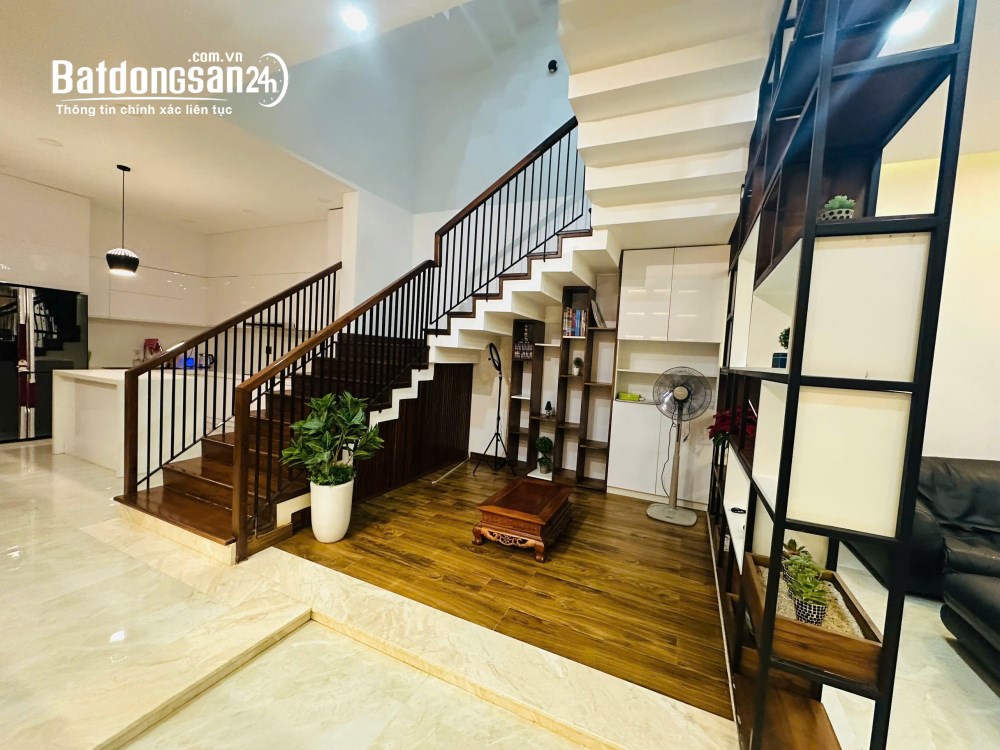 26,5 tỷ/137m2,Nhà 3 Tấm.Đường Nại Nam 8, sát vòng quay mặt trời Đà Nẵng