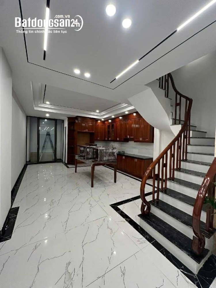 nhà đẹp Ngọc Lâm, 80m x 6 tầng, MT 4.8m, gara, thang máy, full nội
