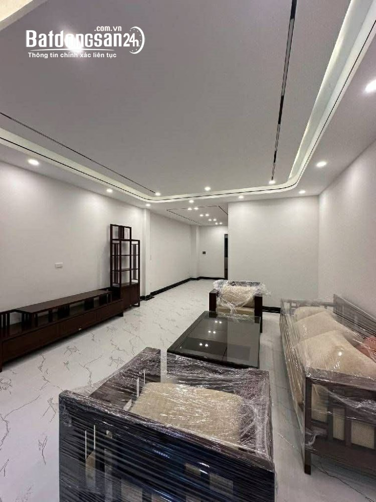 nhà đẹp Ngọc Lâm, 80m x 6 tầng, MT 4.8m, gara, thang máy, full nội