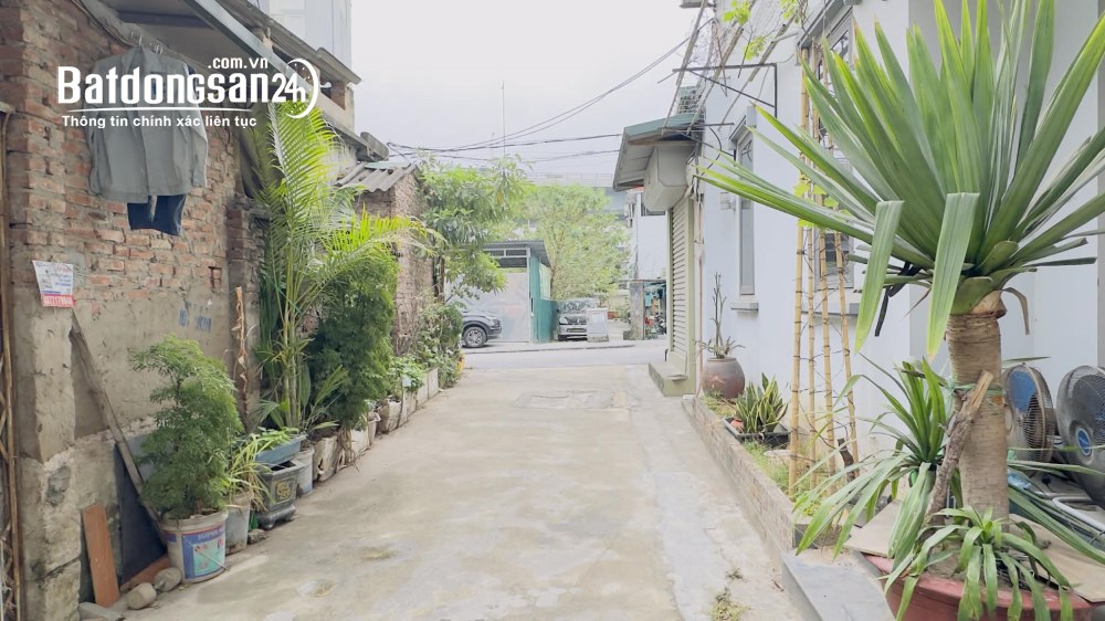 nhà lô góc mặt phố Long Biên, 100m, mặt tiền 7.3m, ôtô 2 chiều