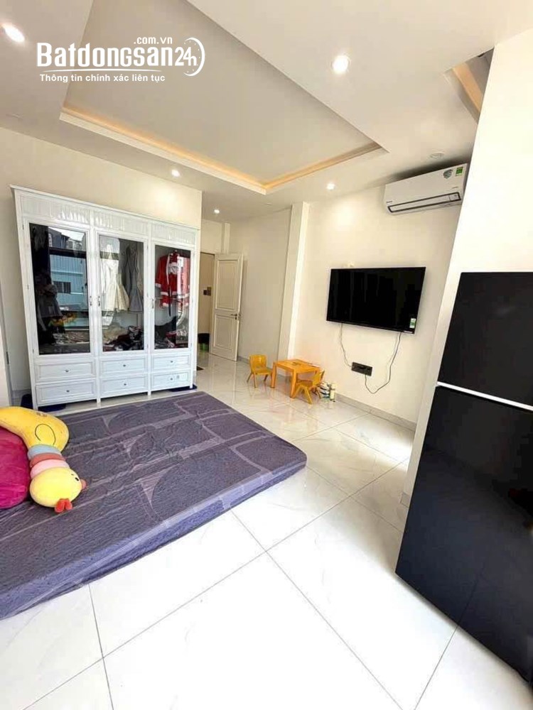 BÁN NHÀ ĐẸP FULL NỘI THẤT - HẺM TRƯỚC NHÀ 4.5M - HẺM LÂM VĂN BỀN – PHƯỜNG TÂN HƯNG 