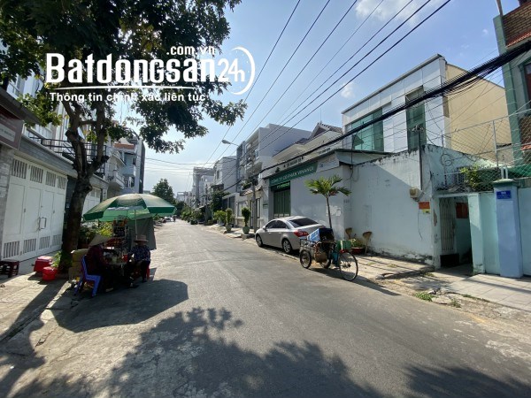 đất Trống 12,2x18m đường số Phường Tân Quy Q7. giá 40 tỷ