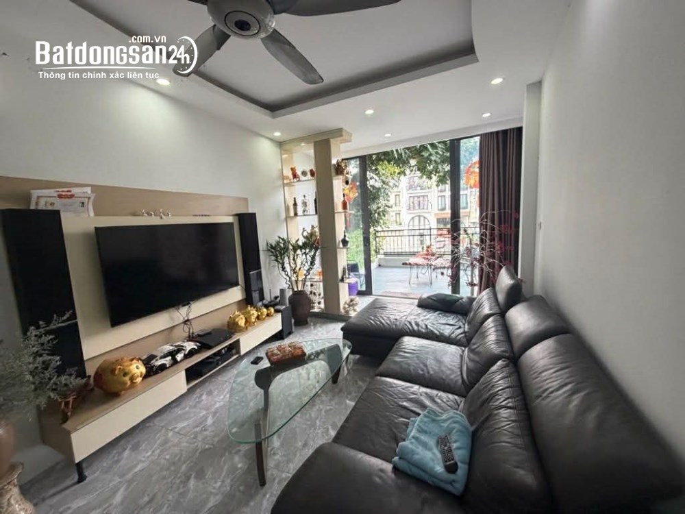 nhà đẹp mặt hồ Ngọc Lâm , gara, kinh doanh, ôtô đỗ cửa