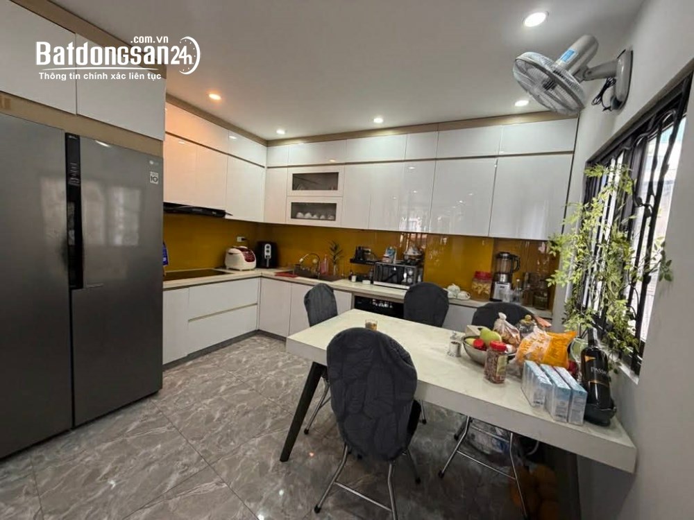 nhà đẹp mặt hồ Ngọc Lâm , gara, kinh doanh, ôtô đỗ cửa