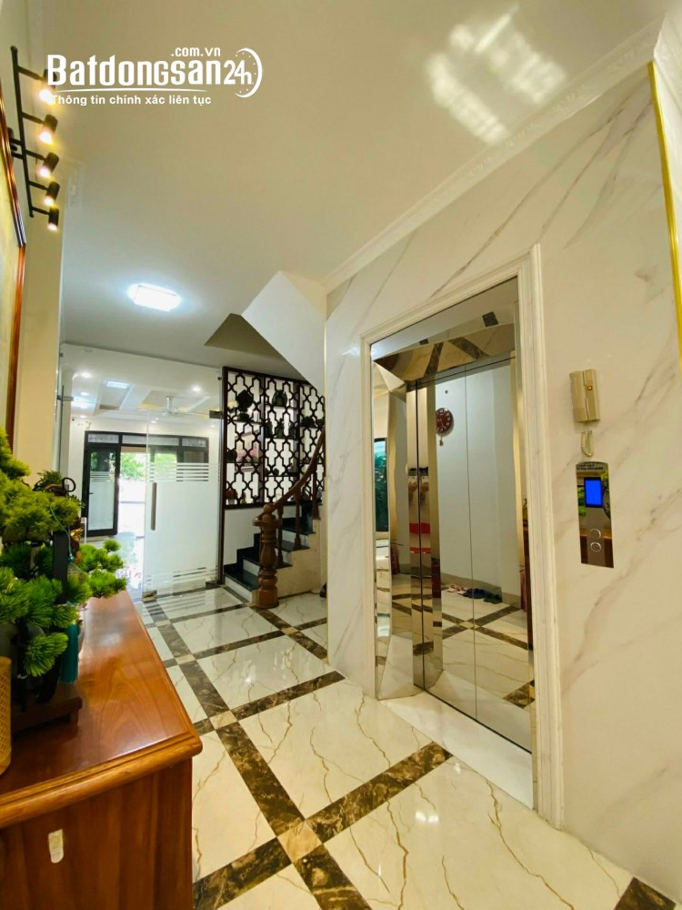 nhà đẹp Bồ Đề, lô góc, view hồ, vỉa hè, ôtô dừng đỗ ngày đêm
