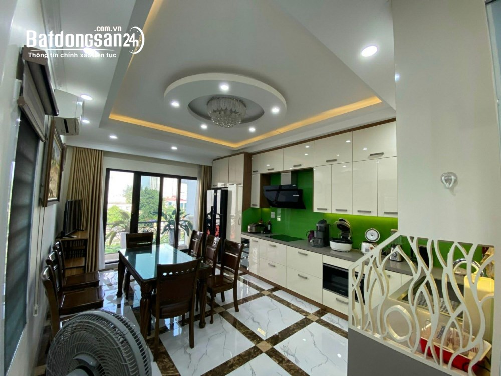 nhà đẹp Bồ Đề, lô góc, view hồ, vỉa hè, ôtô dừng đỗ ngày đêm
