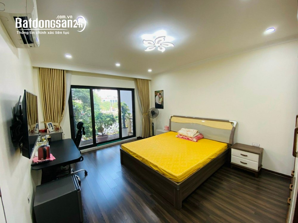 nhà đẹp Bồ Đề, lô góc, view hồ, vỉa hè, ôtô dừng đỗ ngày đêm