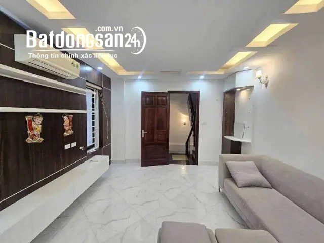 Bán nhà 33m2, Phố 8/3, Phường Bạch Mai (Q Hai Bà Trưng cũ), Hà Nội giá 7,8 tỷ.