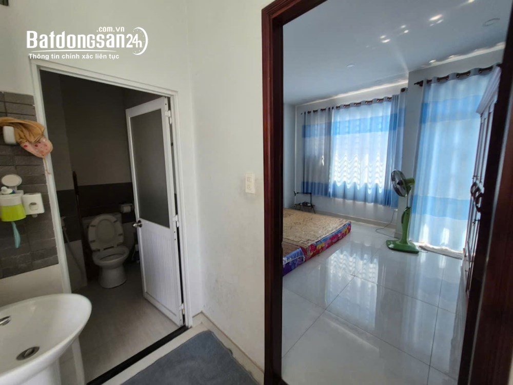 Bán nhà 1 trệt 1 lầu 1 sân thượng Hẻm đường LK 4-5 ,P.Bình Hưng Hòa B , Bình Tân