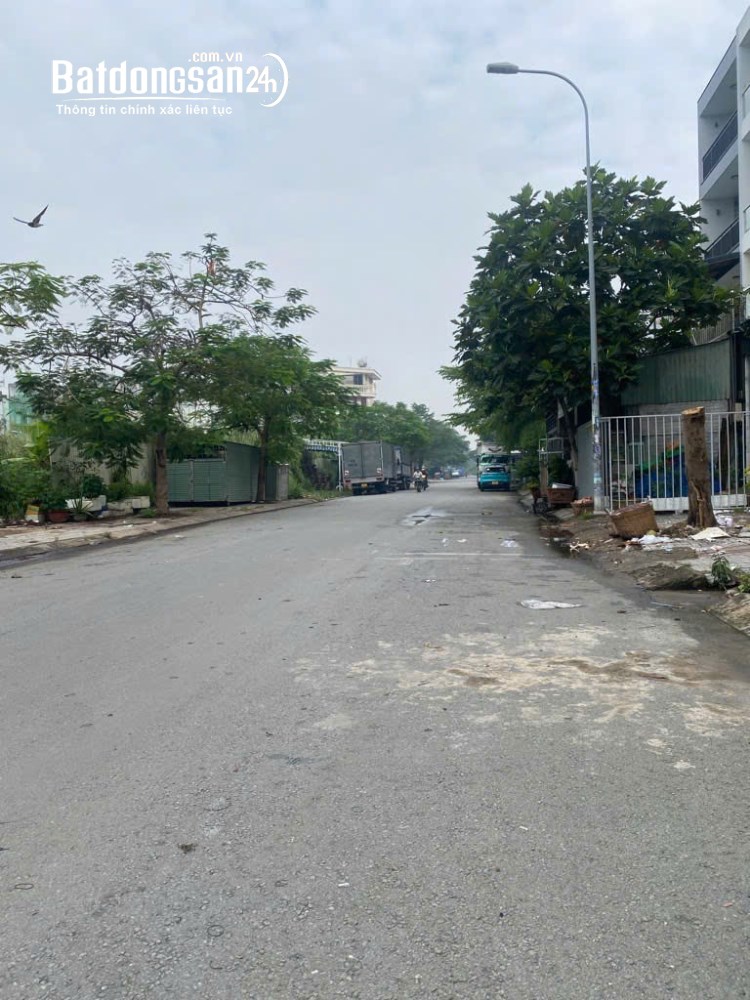 Bán nhà 3 lầu, 5PN, xe hơi ngủ trong nhà, Phường Bình Đông (Quận 8 cũ), TP Hồ Chí Minh