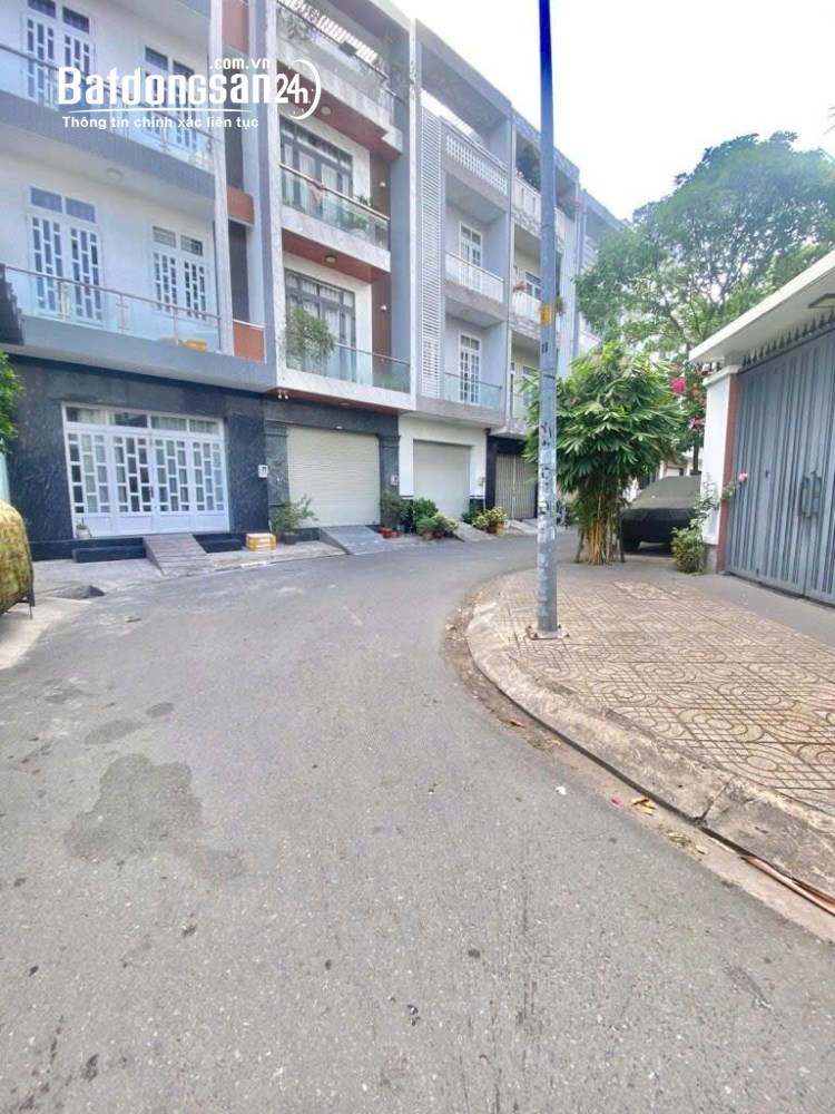 Bán nhà 79,2m2, 4PN, ggias 6,7 tỷ, Đ. Bông Sao, P. Chánh Hưng (Quận 8 cũ), TP Hồ Chí Minh