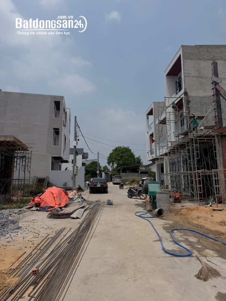 Bán nhà trung tâm Thủ Dầu Một, gần Đại Nam, UBND, sổ riêng, công chứng ngay, TP. HCM.