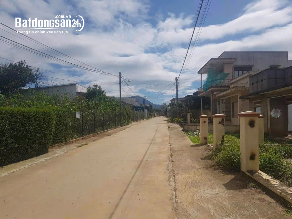 Bán đất 4500m2, HXT, gần trung tâm, sân bay, Xã Hiệp Thạnh (H. Đức Trọng cũ), Lâm Đồng.