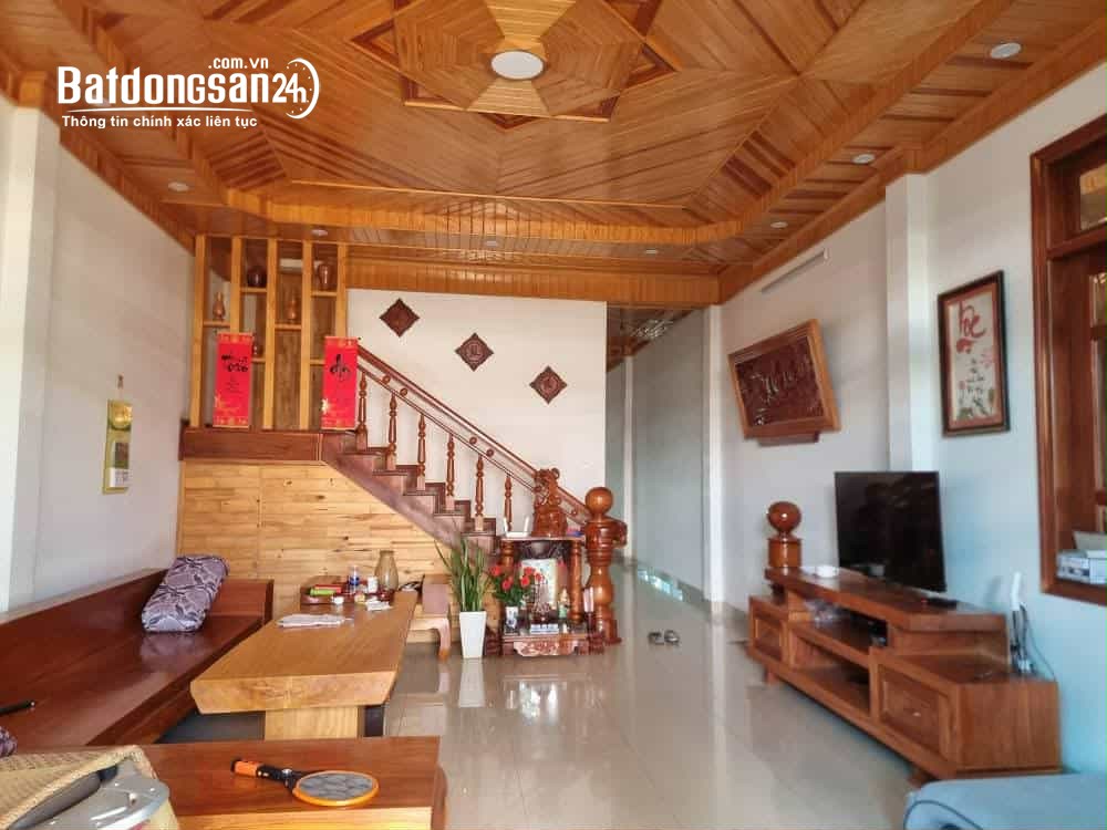 Bán nhà C4, DT 278m2, gần QL20, kinh doanh đa ngành, dân cư đông, Xã Đức Trọng, Lâm Đồng.