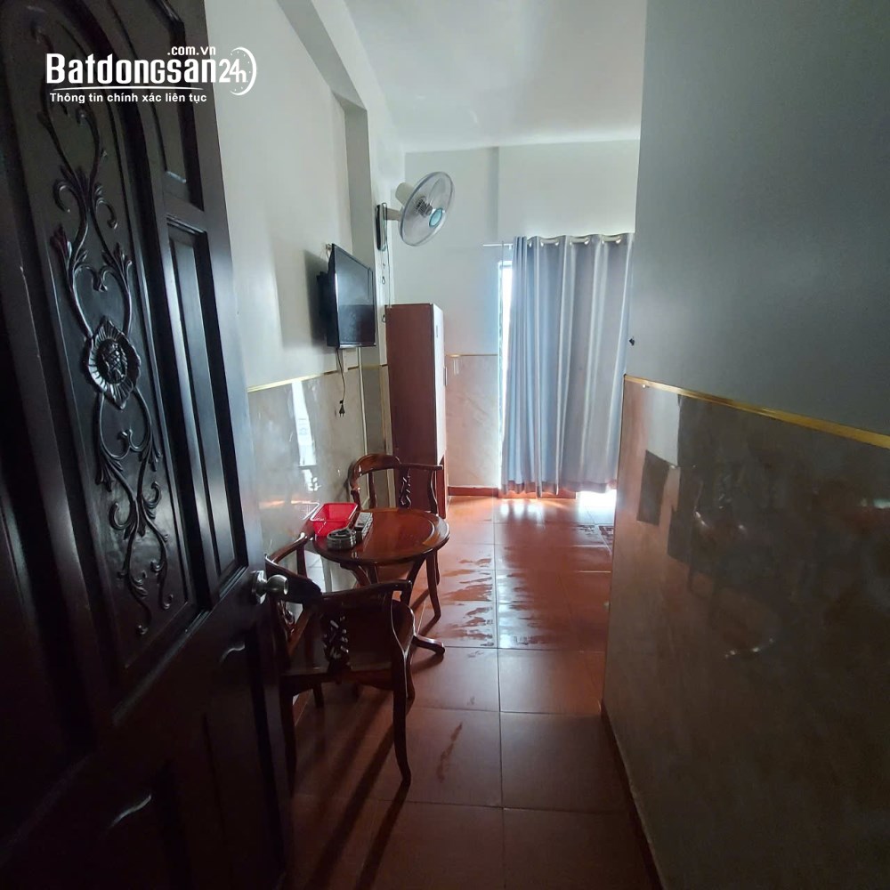 Sang khách sạn 18 phòng/có thang máy (giá 50 triệu) Quận Tân Phú, TP Hồ Chí Minh