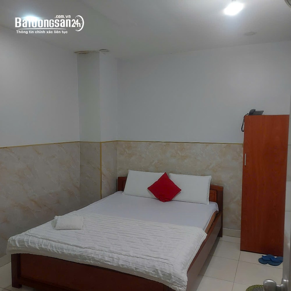 Sang khách sạn 18 phòng/có thang máy (giá 50 triệu) Quận Tân Phú, TP Hồ Chí Minh
