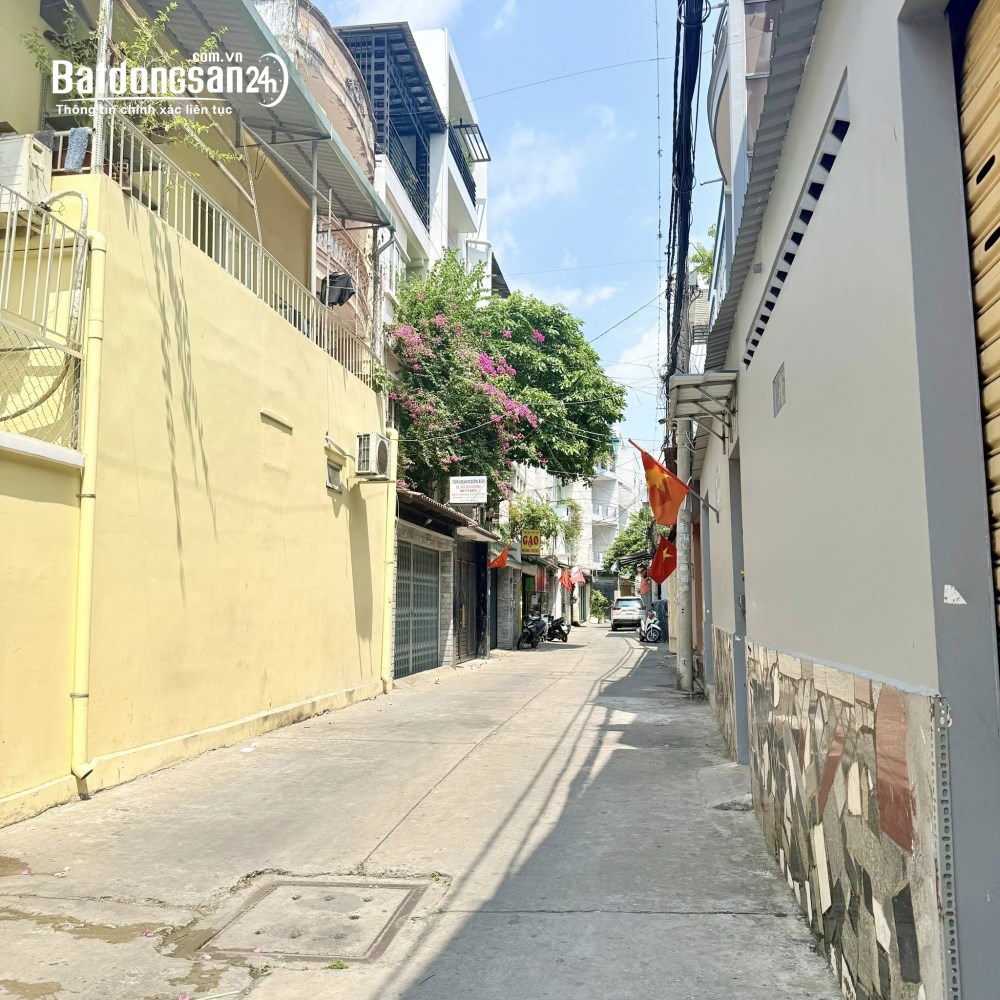 Nhà cô/chú Bs Bệnh viên Thống Nhất, 80m2 x 3 tầng, xe hơi đỗ, pháp lý chuẩn, P. Tân Hòa, HCM.