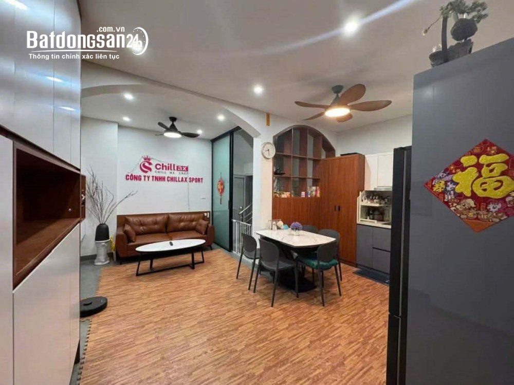  Hiếm nhà đẹp kinh doanh, phố Tây Hồ 50m2, 5T, giá hơn 14 tỷ, (Q Tây Hồ cũ).