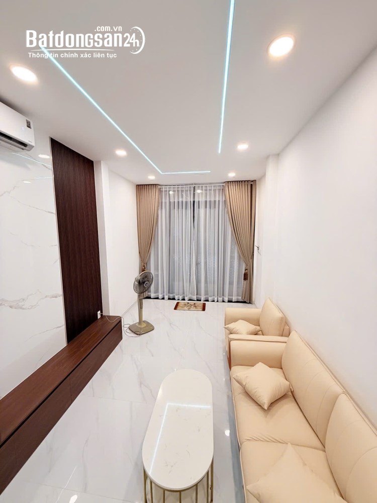 Mặt tiền Tân Bình, nhà mới 3PN, full nội thất, nhỉnh 7 tỷ, P. Tân Sơn Hòa, TP Hồ Chí Minh.