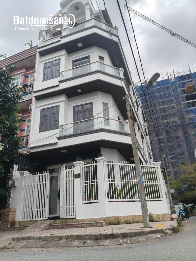 Bán nhà 6.8 x 14m, trệt 3 lầu, gồm 4PN, 4WC, khu vực đầy đủ tiện ích, Xã Hiệp Phước, HCM.