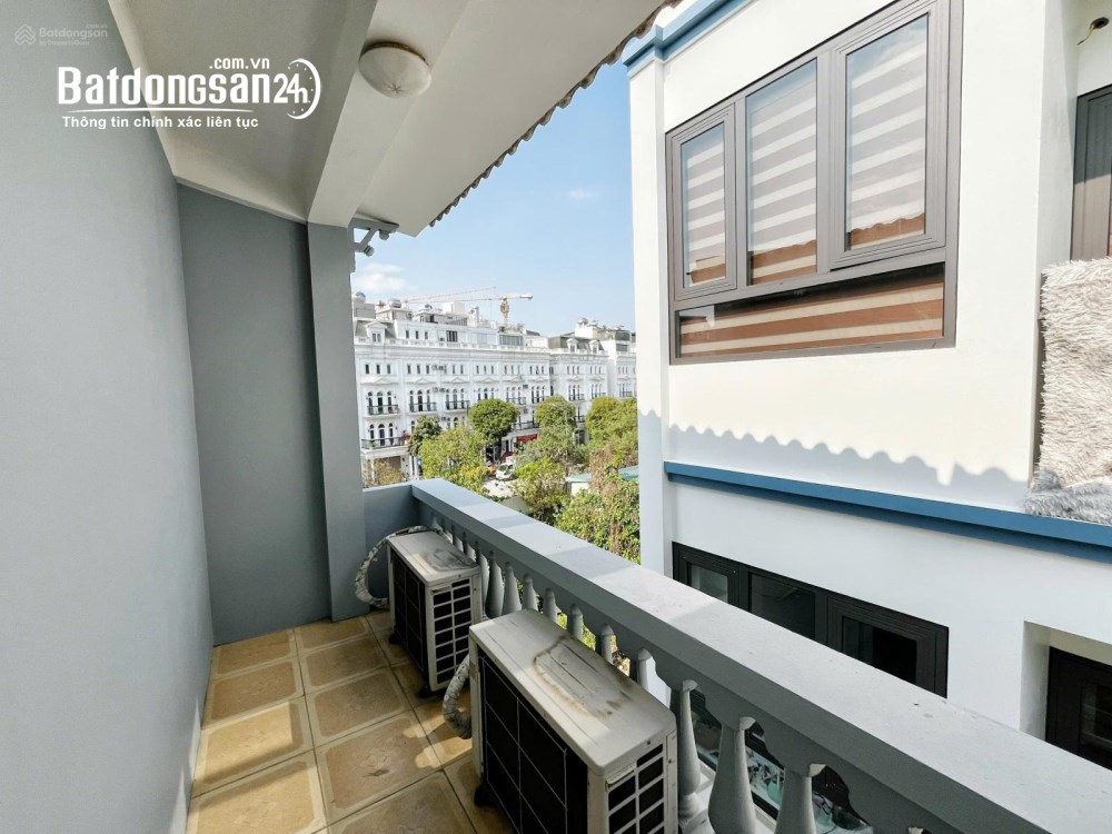 Bán nhà gấp, 5 tầng, lô góc, gần các trường ĐH, P. Cầu Giấy, TP. Hà Nội.
