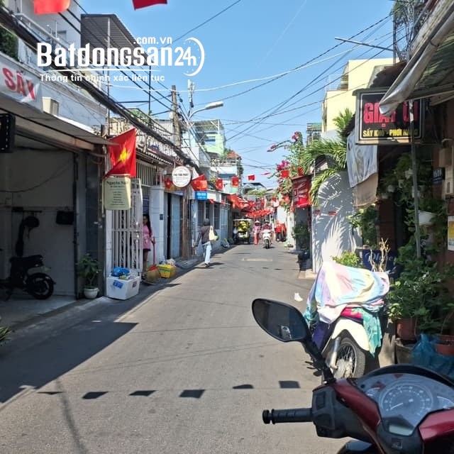 Bán nhà 3 tầng, HXT, gần ngân hàng, trường học siêu thị, P. Tân Hưng (Quận 7 cũ).