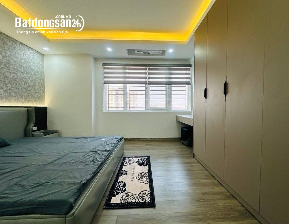 Bán nhà 4 tầng, giá 7,8 tỷ, ngay Trường Tiểu Học Mai Dịch, P. Cầu Giấy, Hà Nội.
