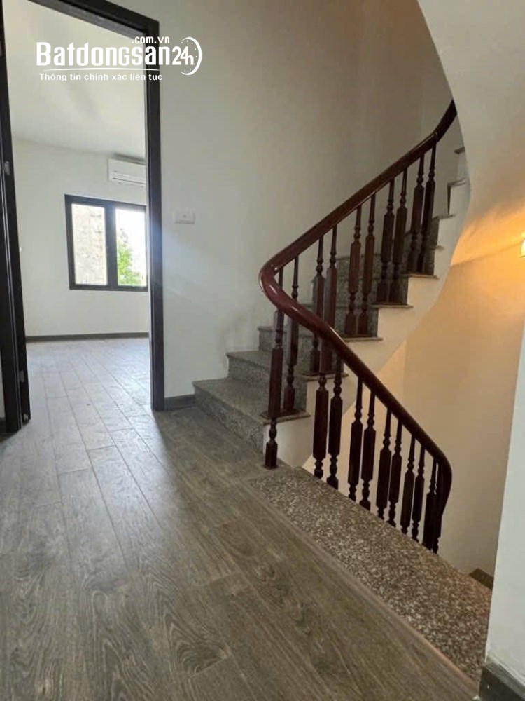 Cực phẩm nhà siêu đẹp 5 tầng ô tô đỗ cửa phố Phạm Văn Đồng 40M2 5T giá hơn 7 tỷ