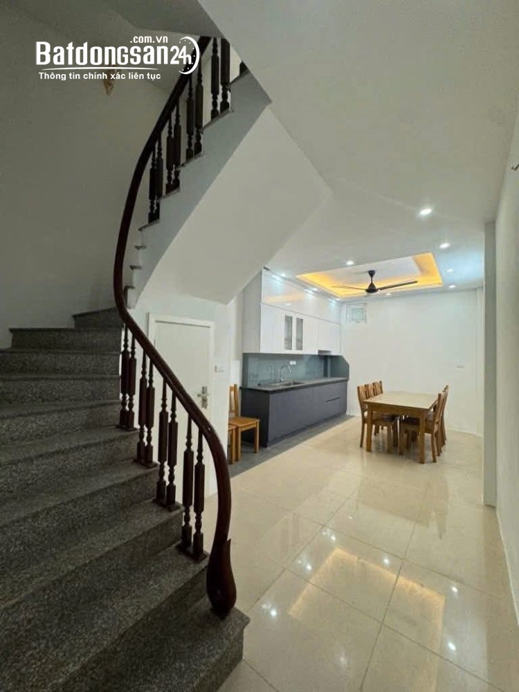 Cực phẩm nhà siêu đẹp 5 tầng ô tô đỗ cửa phố Phạm Văn Đồng 40M2 5T giá hơn 7 tỷ