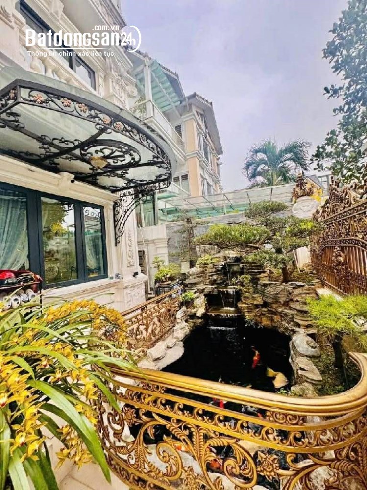 Biệt thự Việt Hưng, lô góc, 4 thoáng, sân vườn, hồ cá Koi, an ninh tuyệt đối