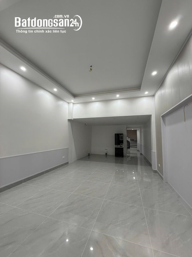 Bán Biệt thự sân vườn, full thổ, pháp lý chuẩn chỉnh, sổ đỏ vuông vắn, P. Việt Hưng, Hà Nội.