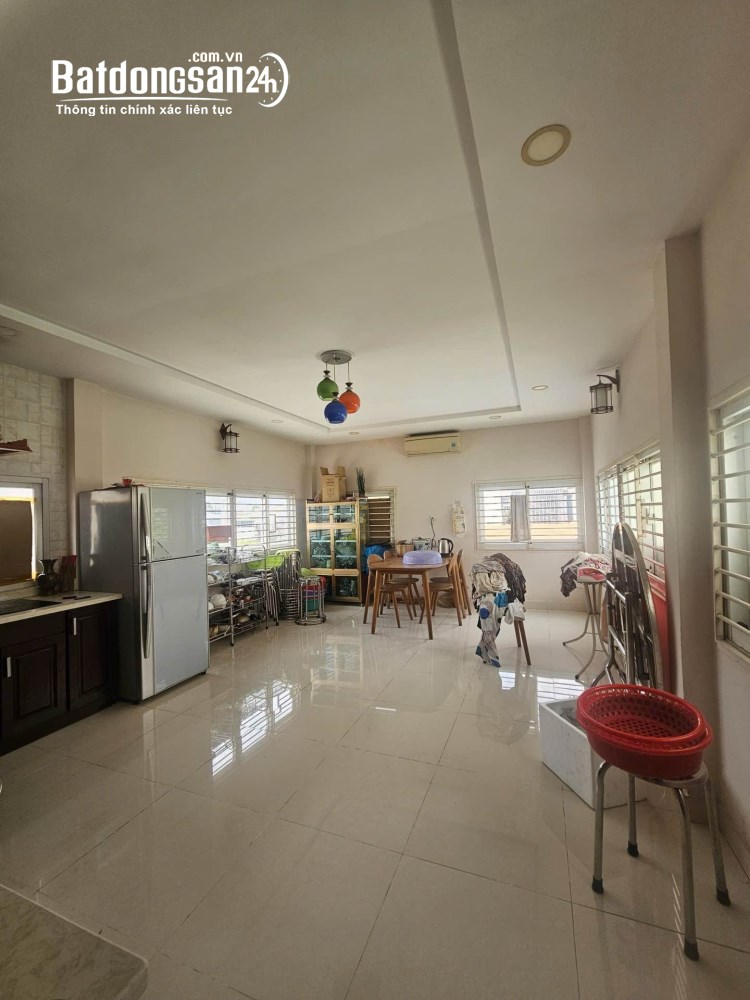 MỘT 9 MỘT 10 VỚI K300, 70M2X4 TẦNG, KẾ BÊN CV HOÀNG VĂN THỤ, TP.HCM.