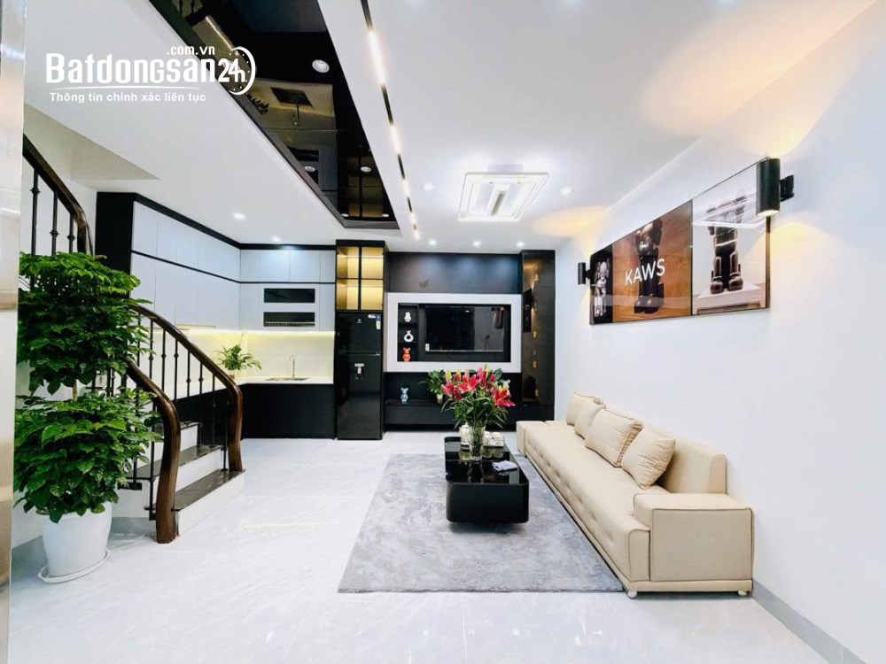 Bán nhà phân khúc hiếm phố Minh Khai 31m2, 5 tầng, 3PN, giá hơn 7 tỉ, P. Tương Mai, Hà Nội.